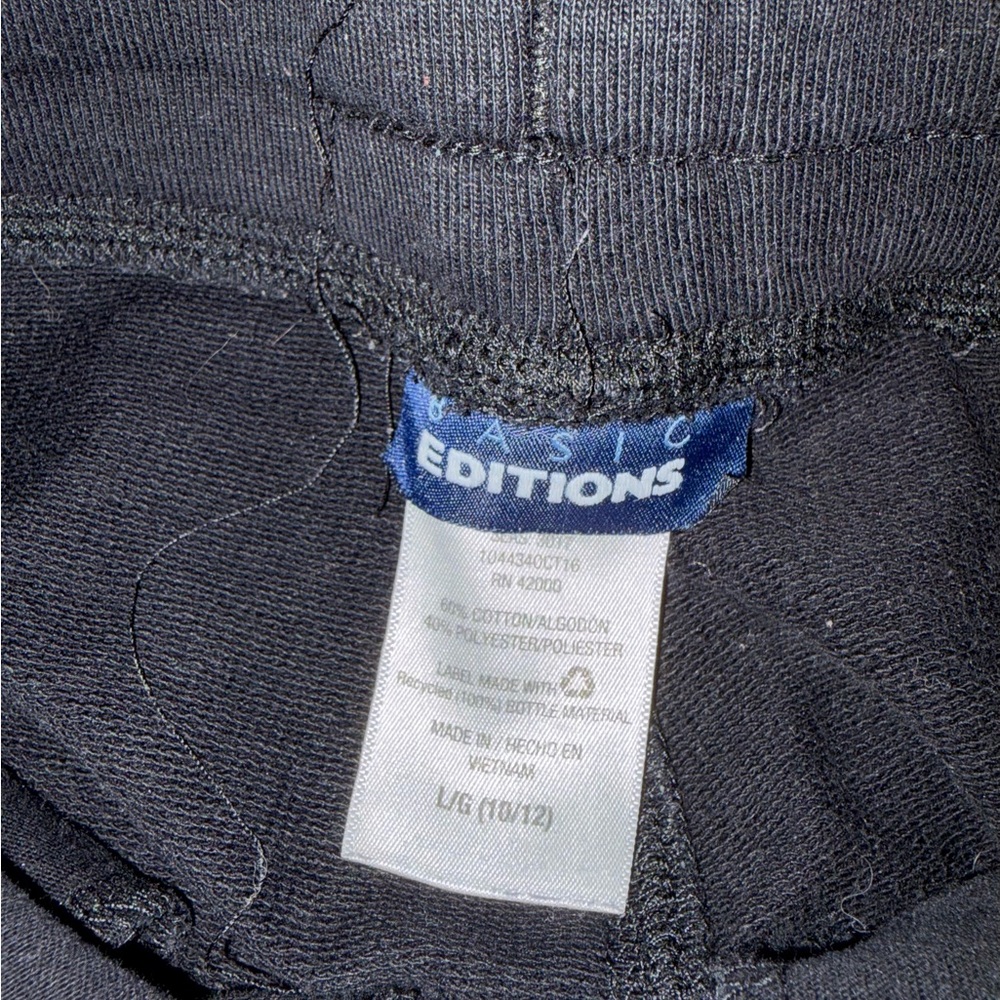 Basic Editions Black Shorts - Picture 2 of 2